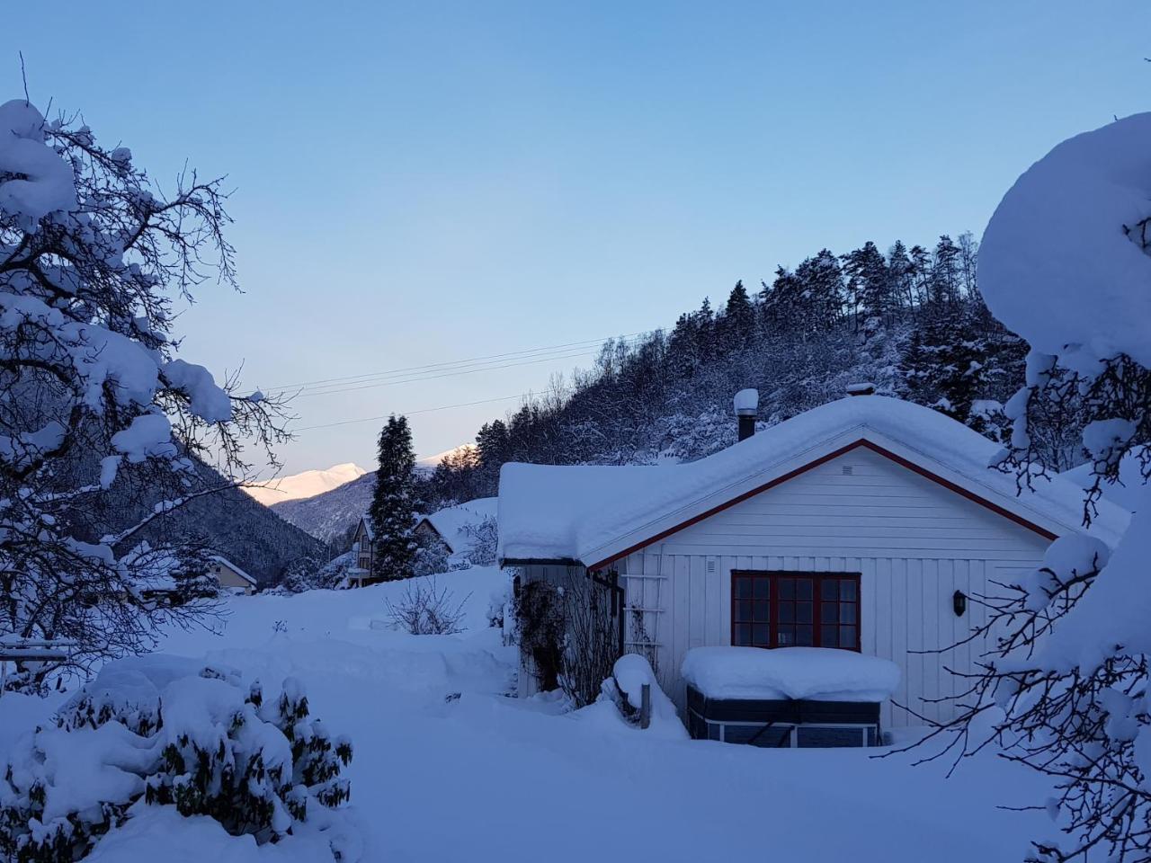 Dalhus - House In The Valley Norddal Esterno foto