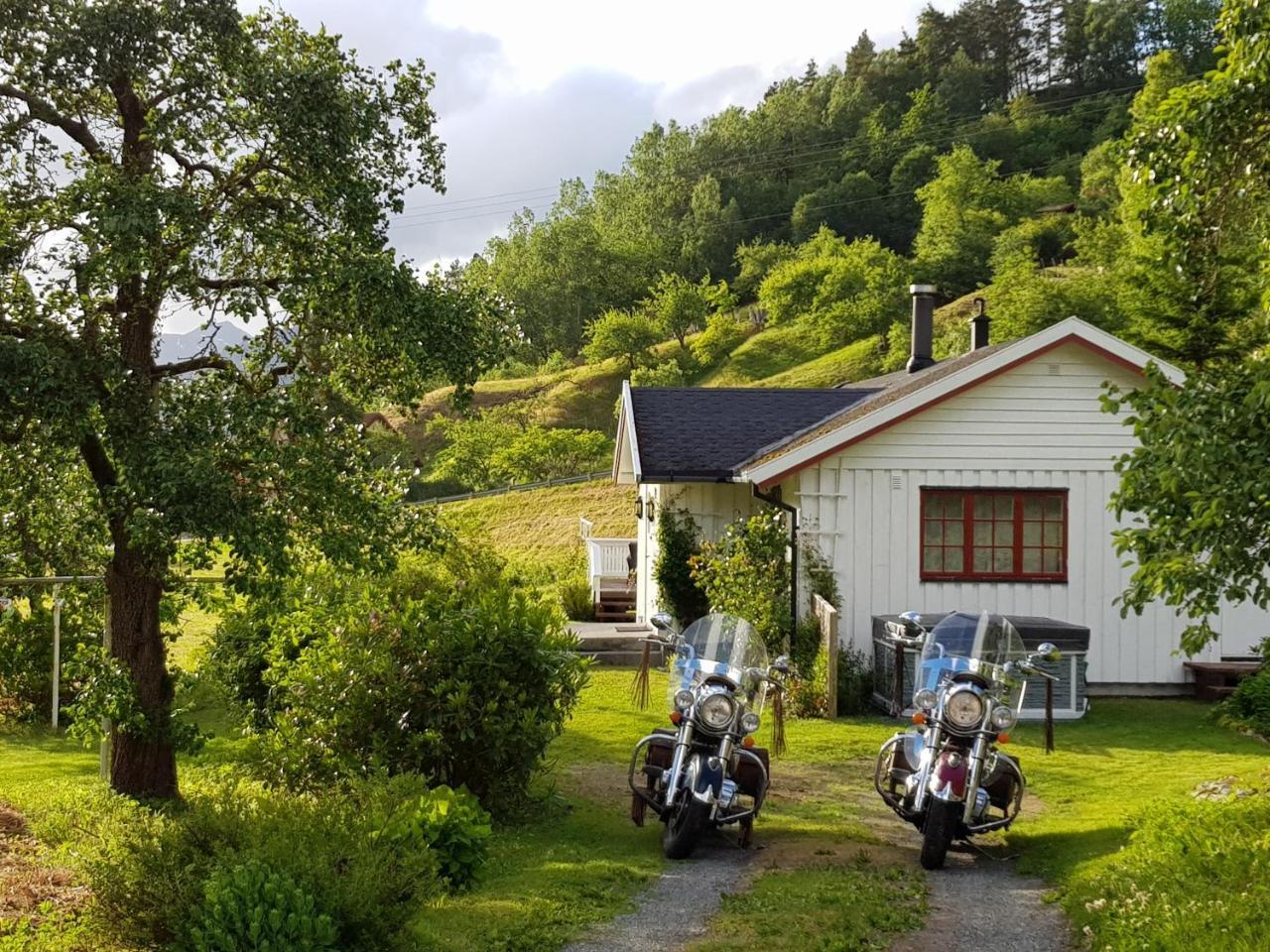 Dalhus - House In The Valley Norddal Esterno foto